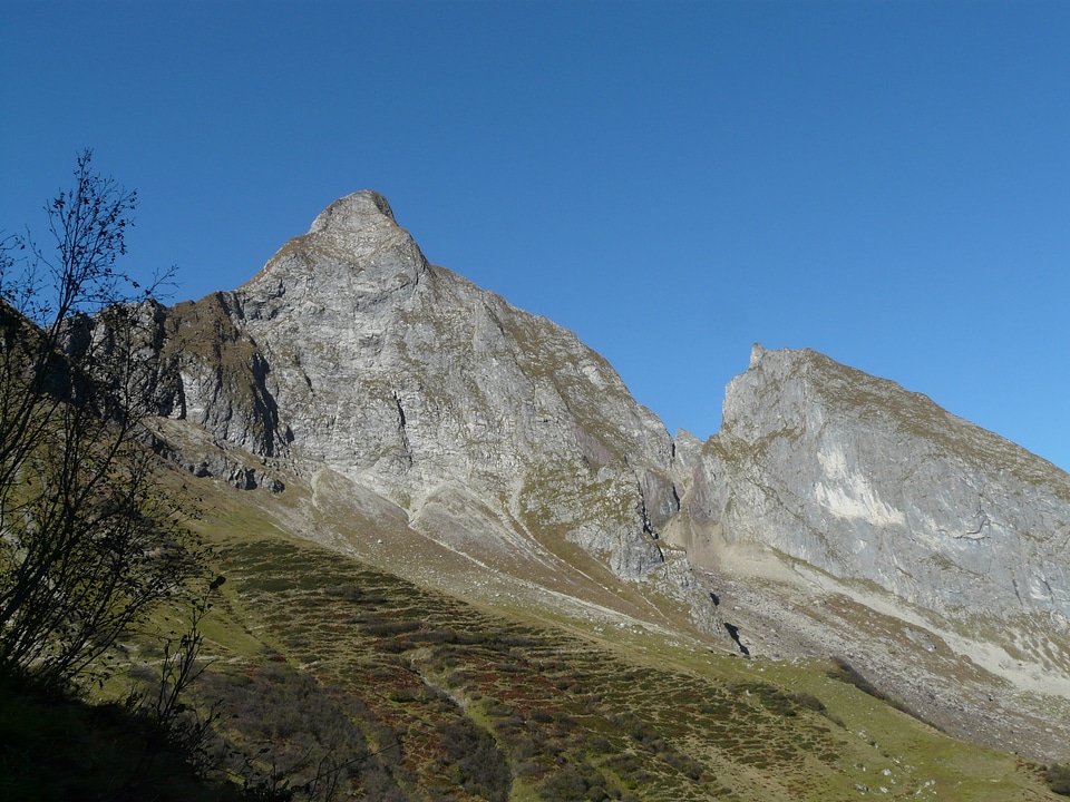 Small höfats upper hole mountain