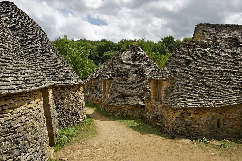Dry stone masonry cabanes du breuil saint-andré-d'allas