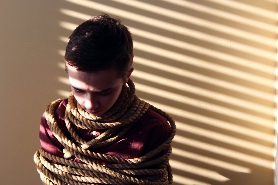 Child boy rope restraint