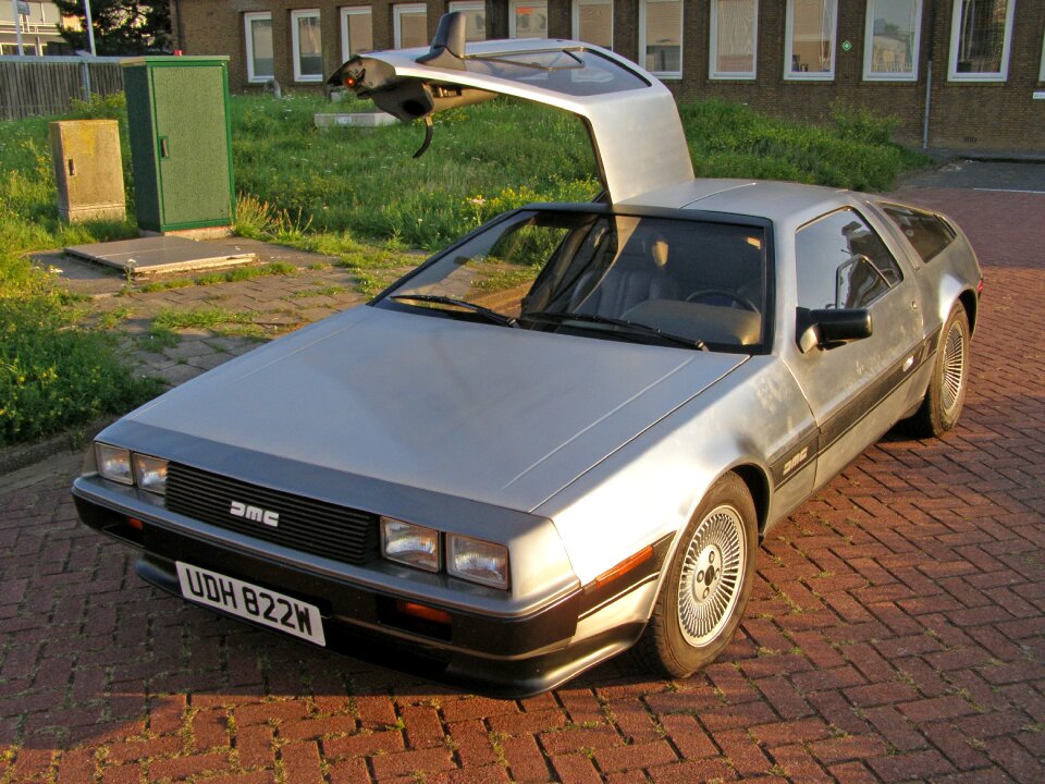 Delorean car
