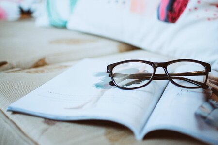 Magazine eyeglasses