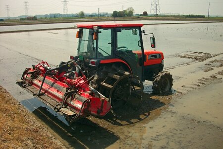 Tractor rice field