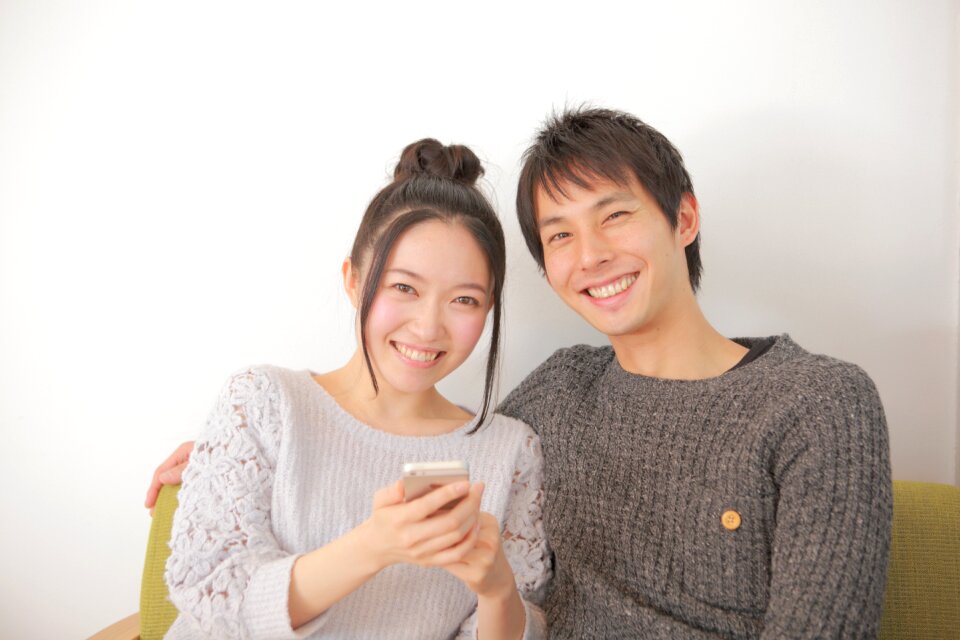 Couple smartphone