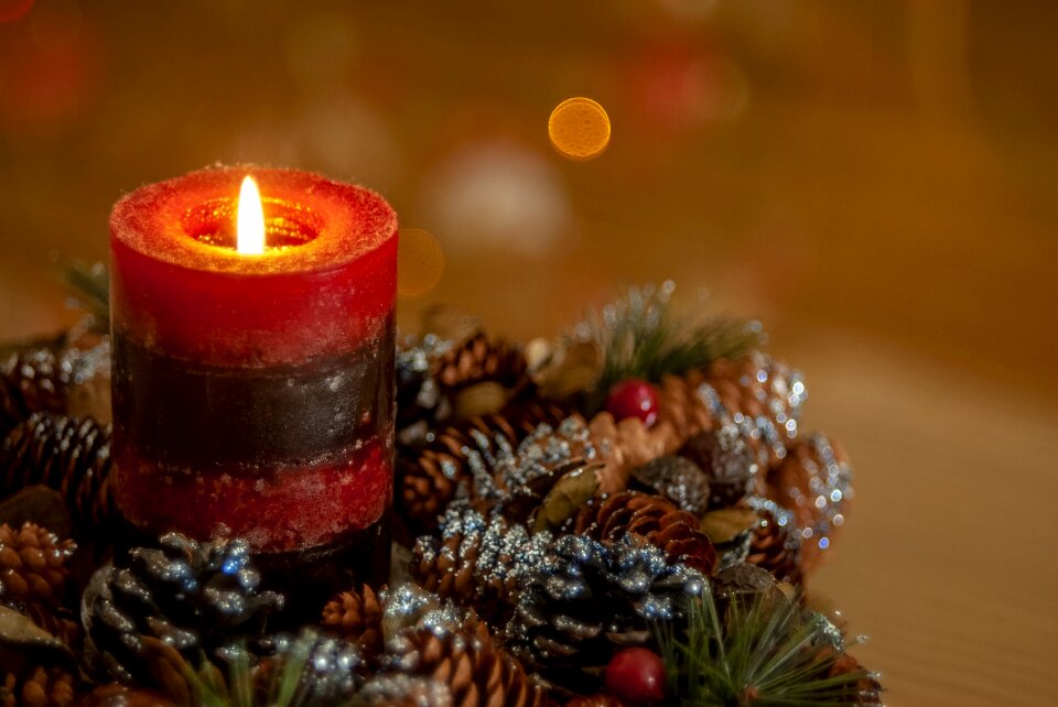 Christmas candle pinecone