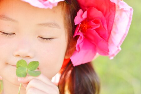 Child girl clover
