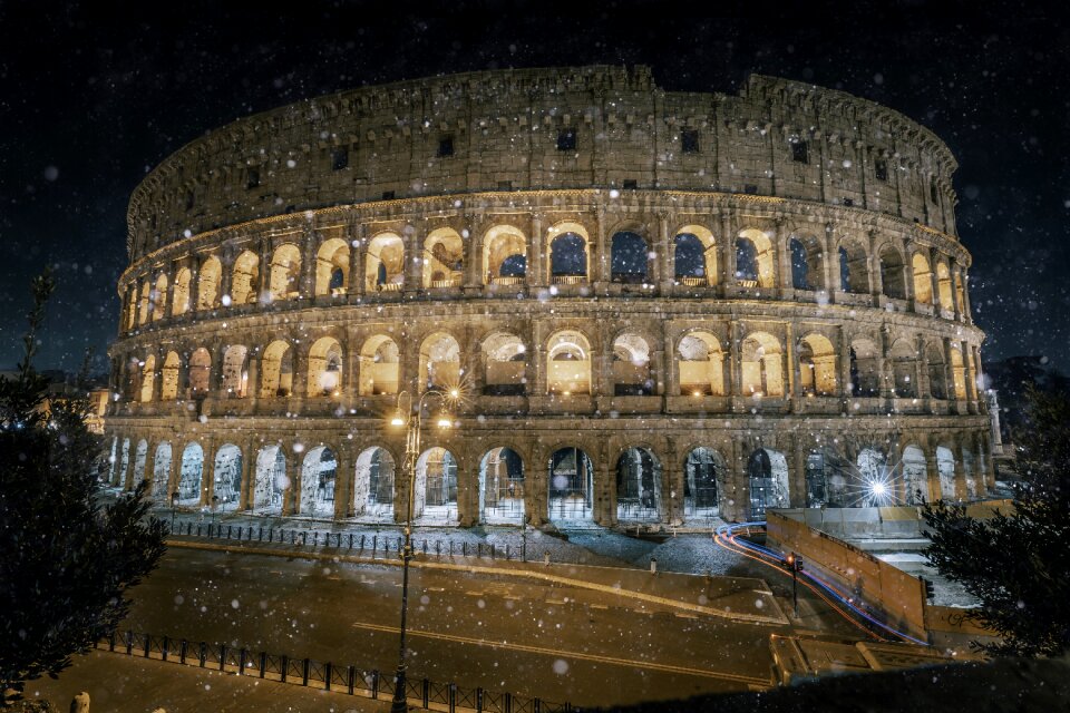Colosseum night snow
