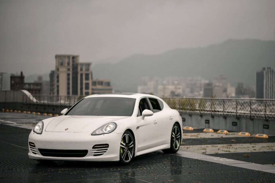 Porsche panamera s car