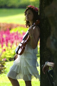 Woman girl violin photo