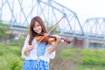 Woman girl violin photo