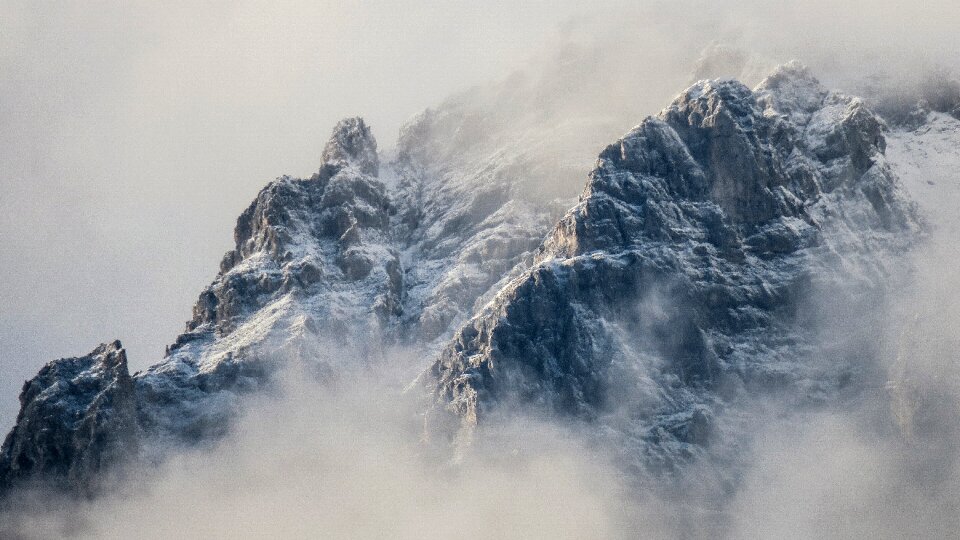 Alpes mountain fog