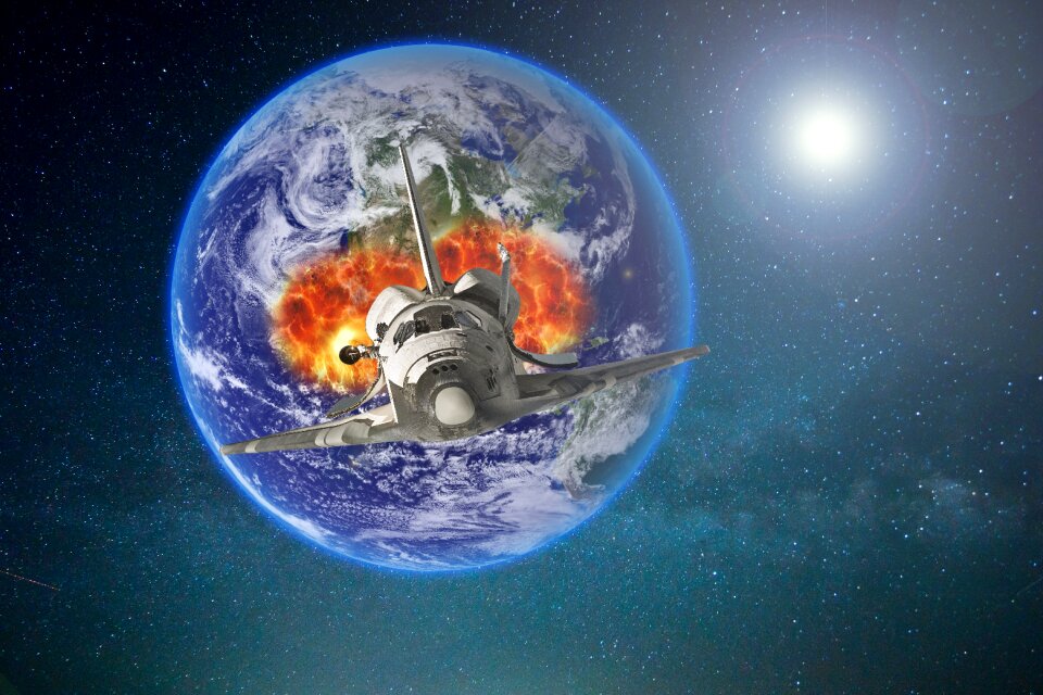 Earth space shuttle