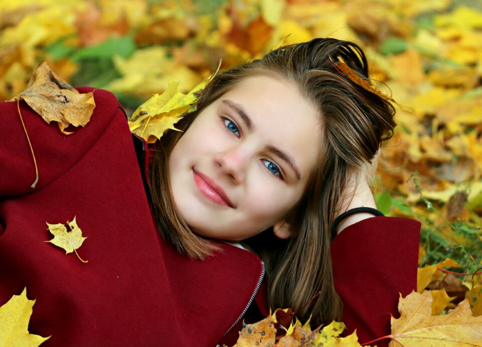 Girl fallen leaves