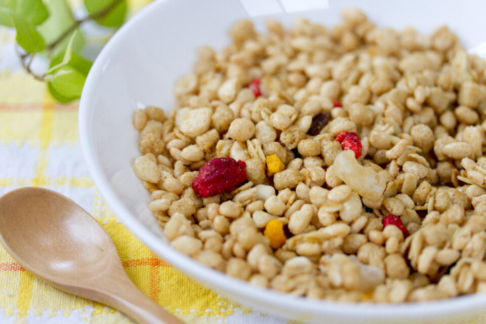Granola breakfast cereal
