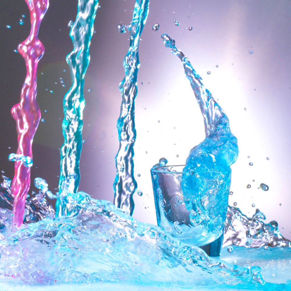 Liquid glass splash
