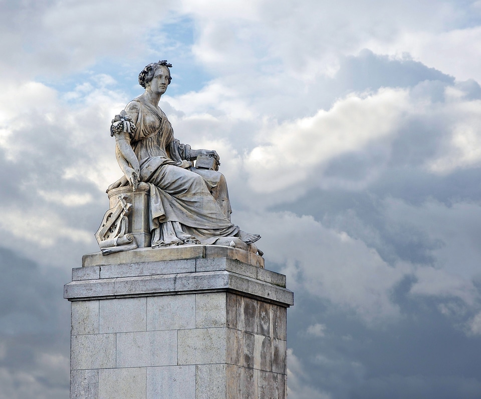 Pont du carrousel paris clouds