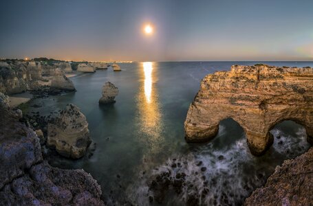 Praia da marinha photo