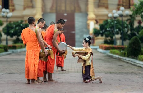 Takuhatsu buddhist monks