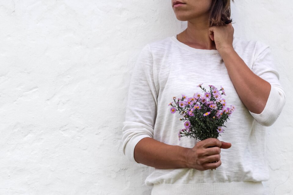 Woman bouquet photo