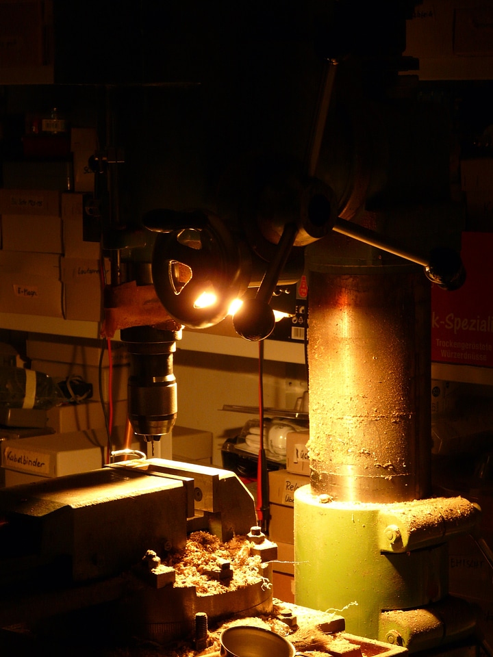 Milling metal engraving