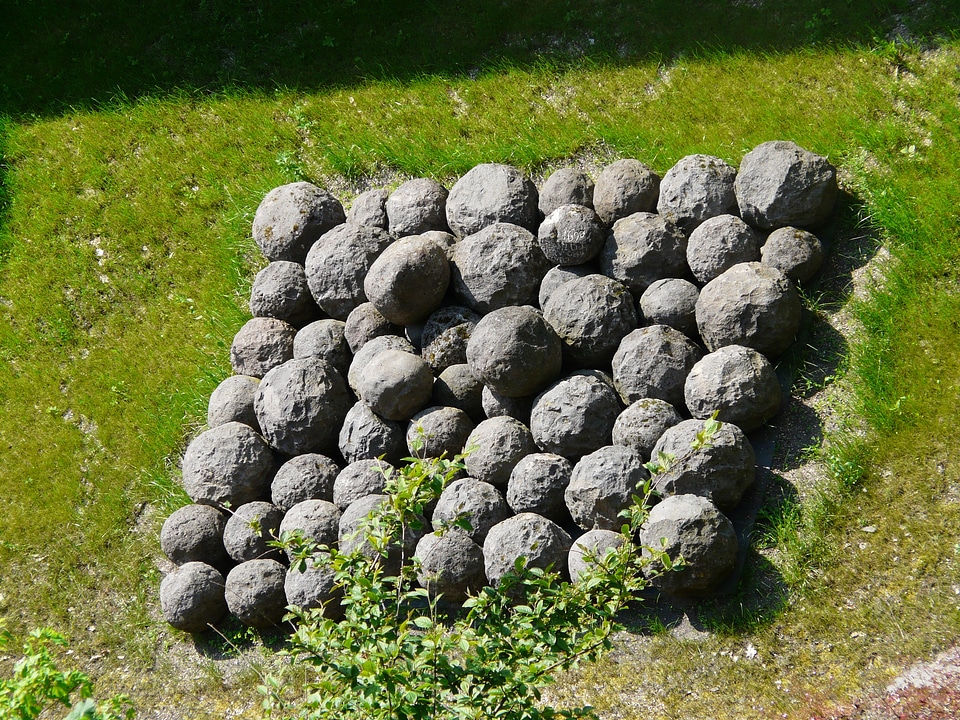 Balls stone balls middle ages