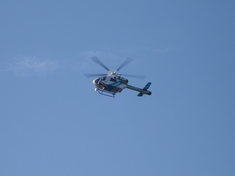 Aircraft air transports police