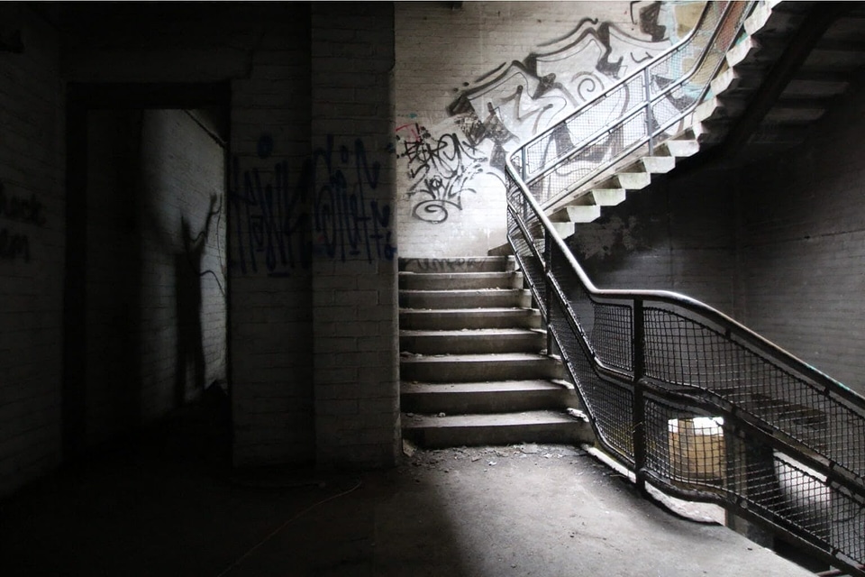 Abandoned banister handrail