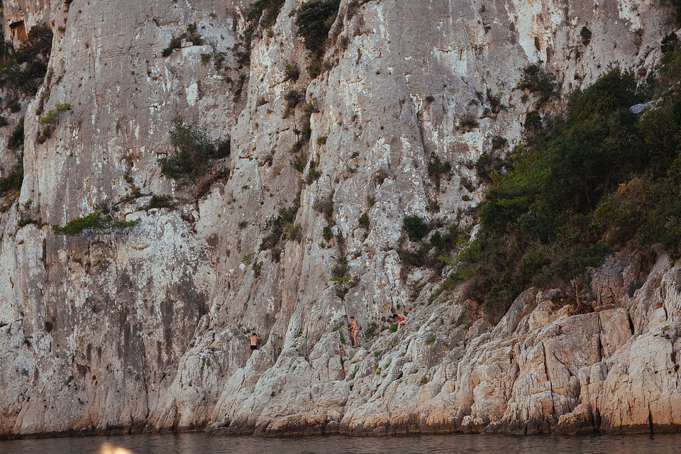 Cliff cliff jumping hiking