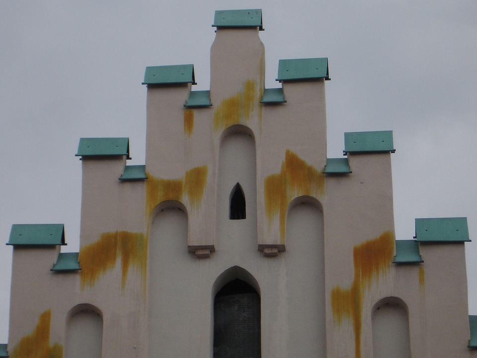 Pinnacle first facade
