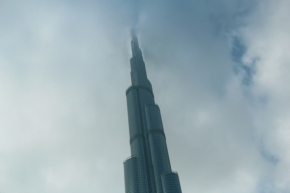 1 Giant burj khalifa