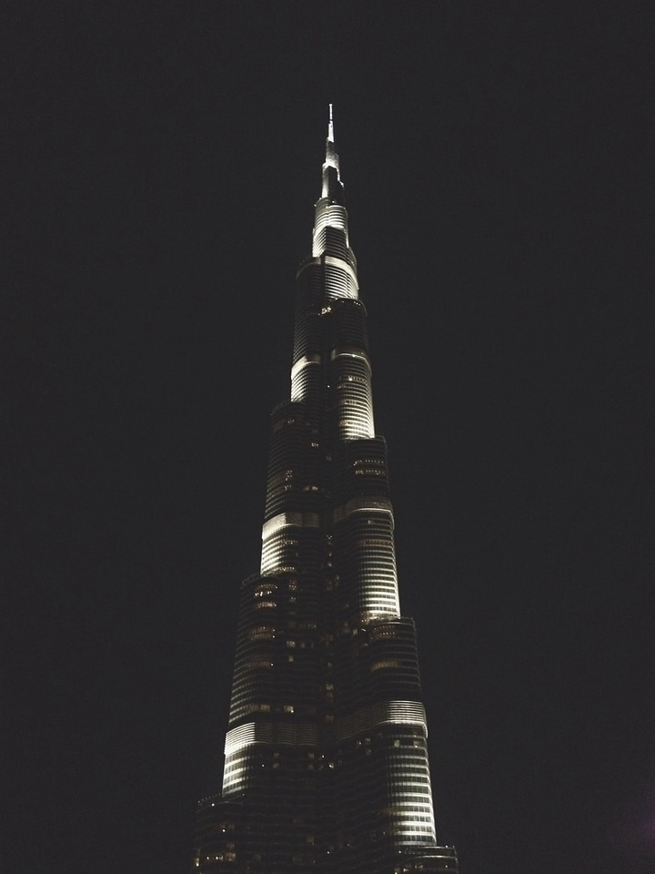 3 Giant burj khalifa