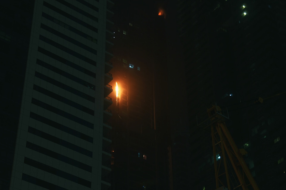 2 Fire in the torch building in dubai