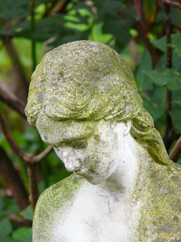 Girl head stone