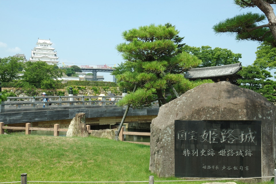 10 Himeji castle