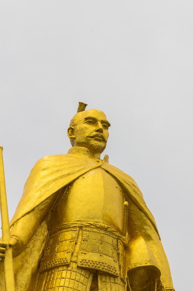 2 Statue of Nobunaga Oda