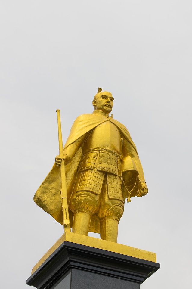 6 Statue of Nobunaga Oda