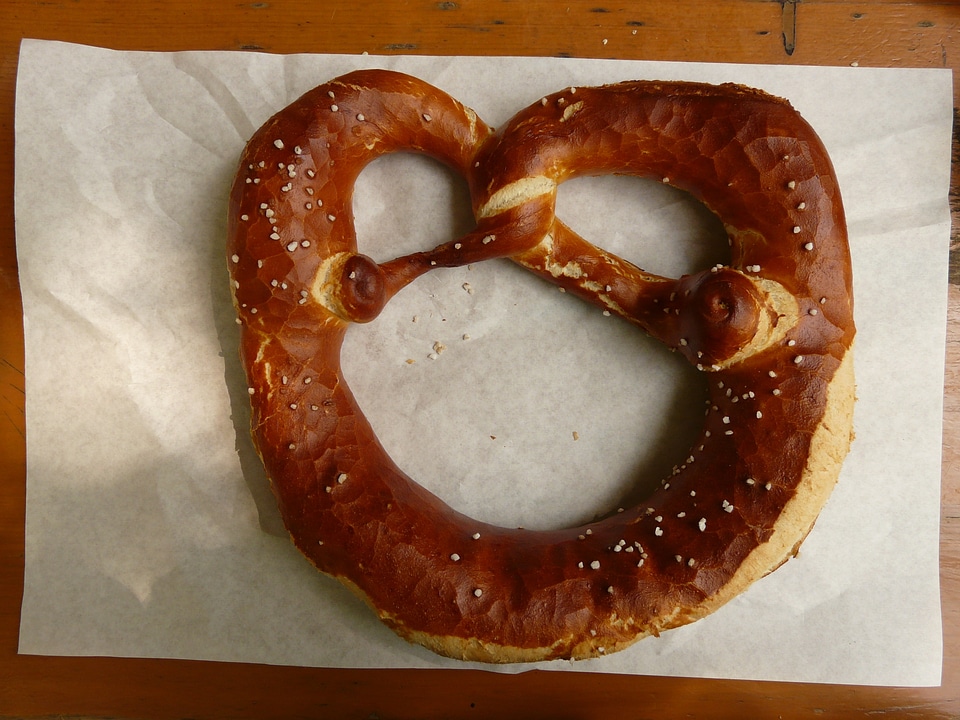 Salty laugig gebildbrot