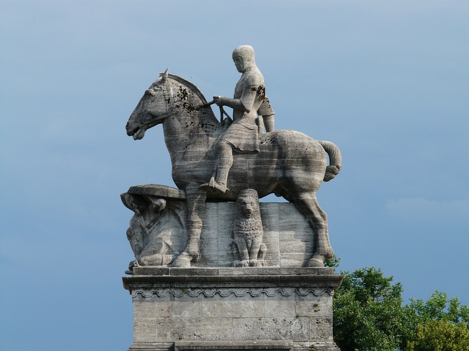 Otto of wittelsbach stone statue
