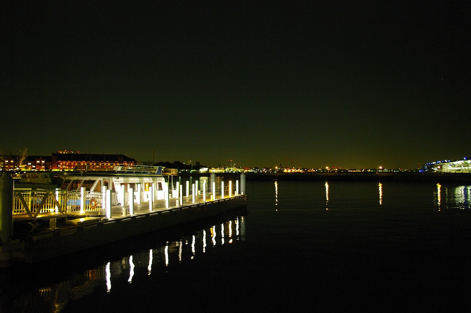 1 Night view of Yokohama