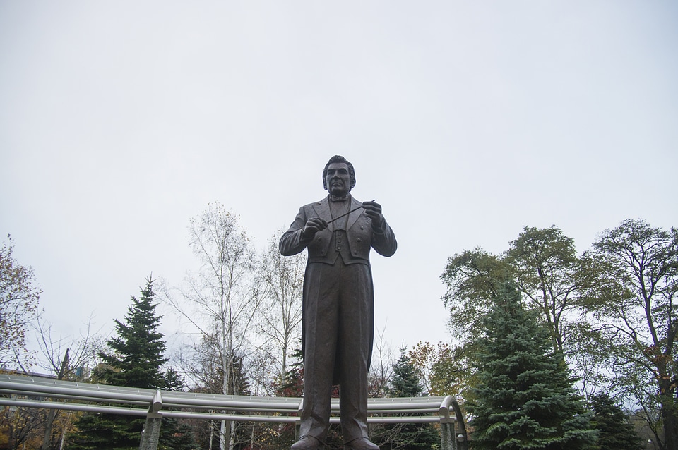 Statue of Leonard Bernstein