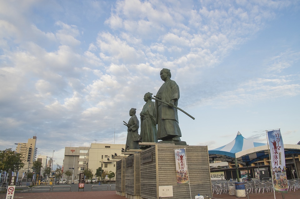 3 Statue of Sakamoto Ryoma