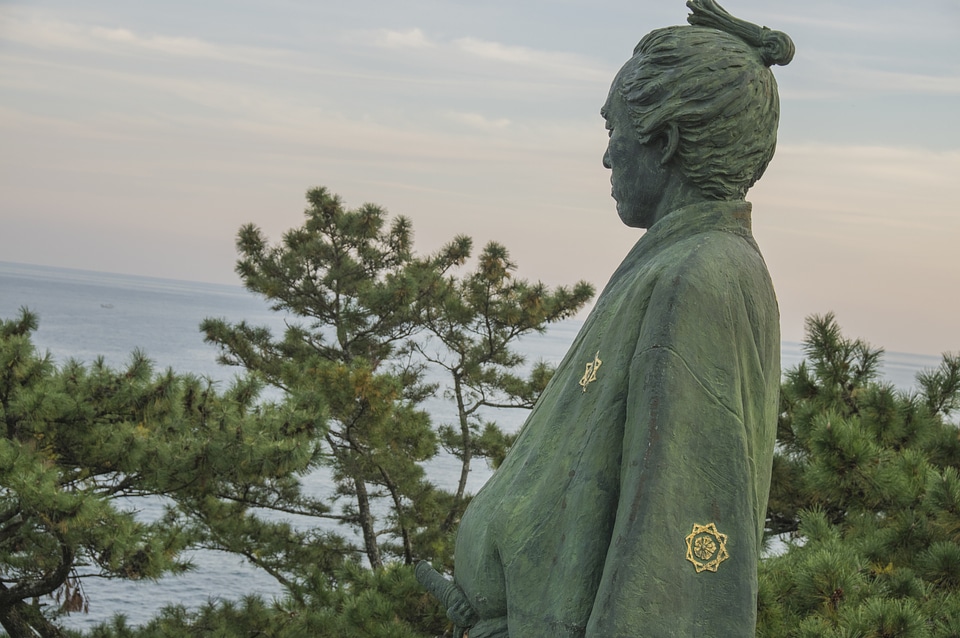 11 Statue of Sakamoto Ryoma