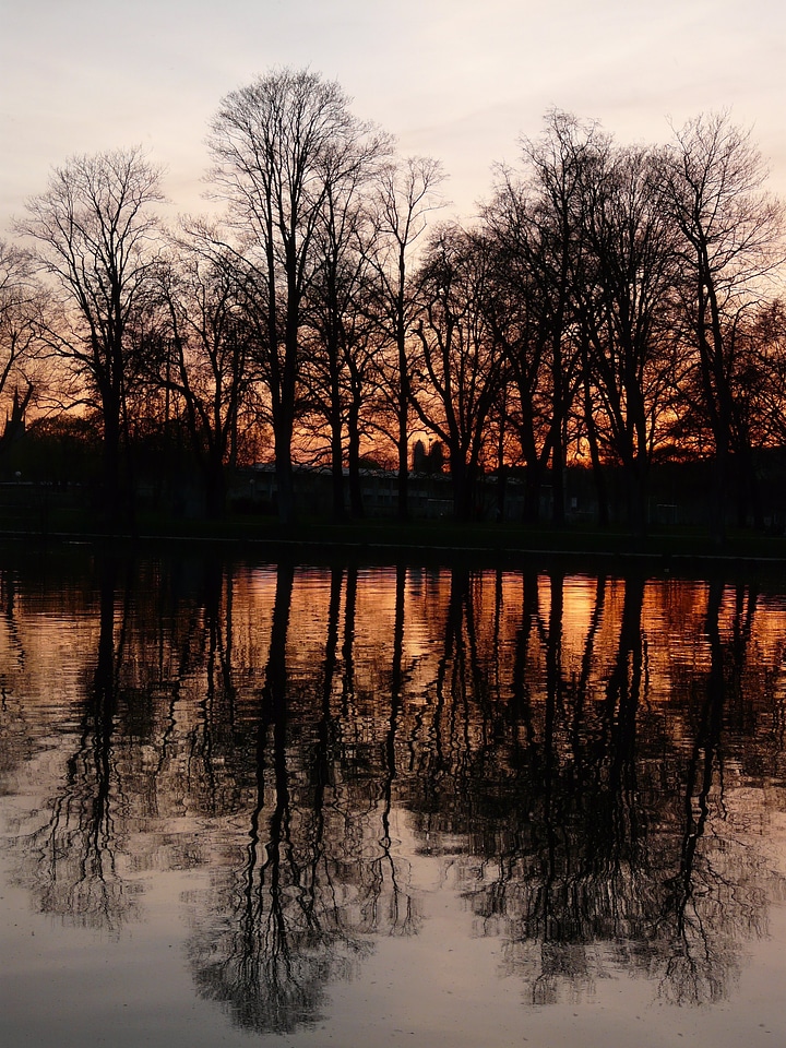Water sunset mirroring