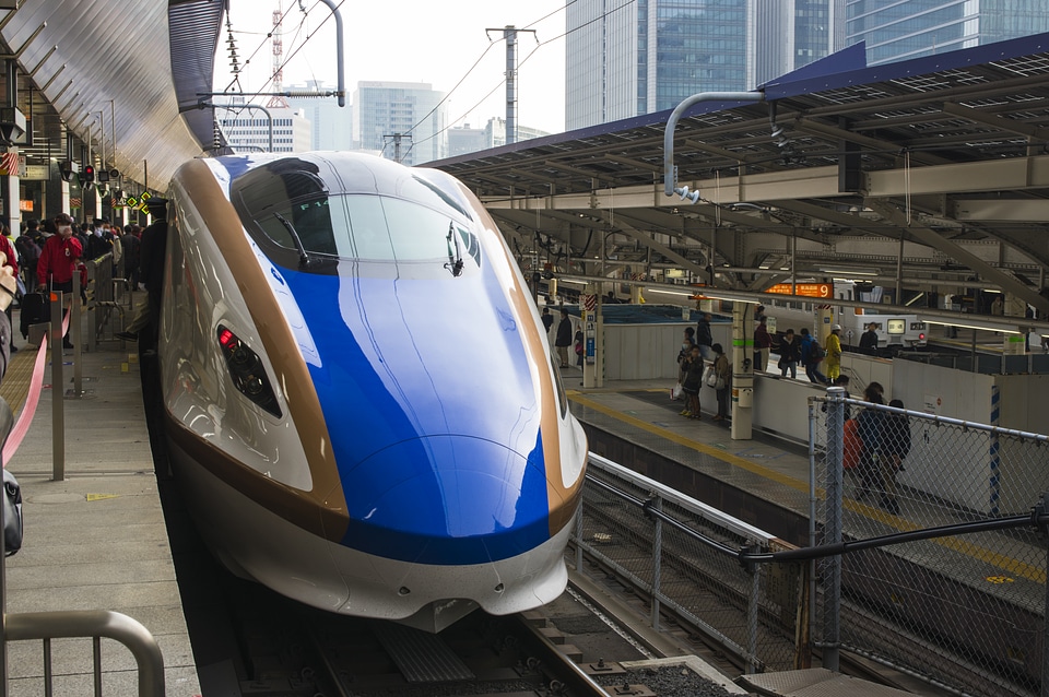 2 Hokuriku bullet train
