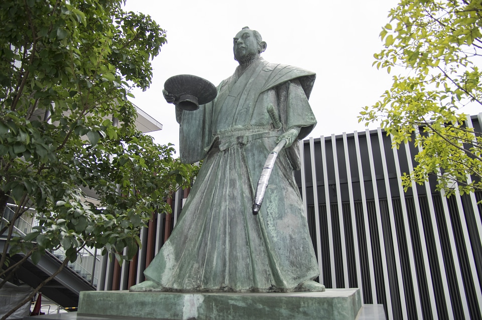 5 Statue of Kuroda Bushi