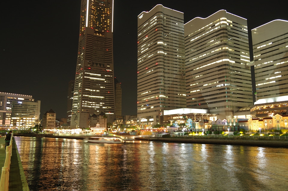 6 Night view in Yokohama