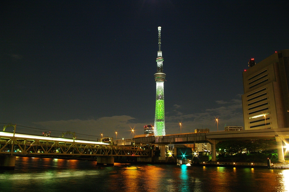 1 Night view of Sky Tree