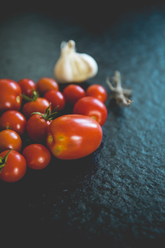 Fresh Bio Garlic Tomatoes