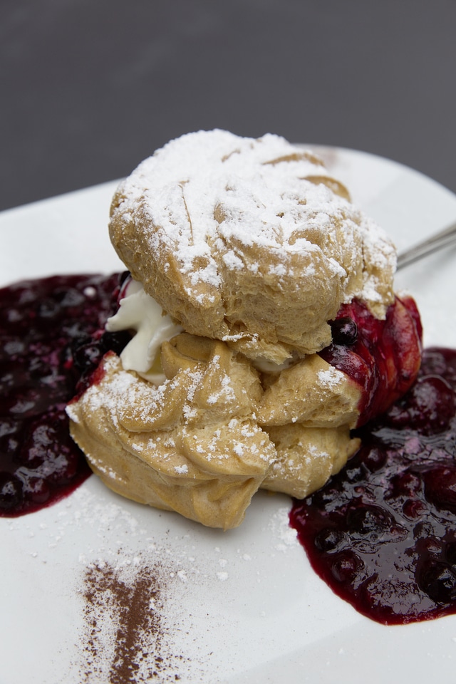 Bavaria Dessert Cream Puff