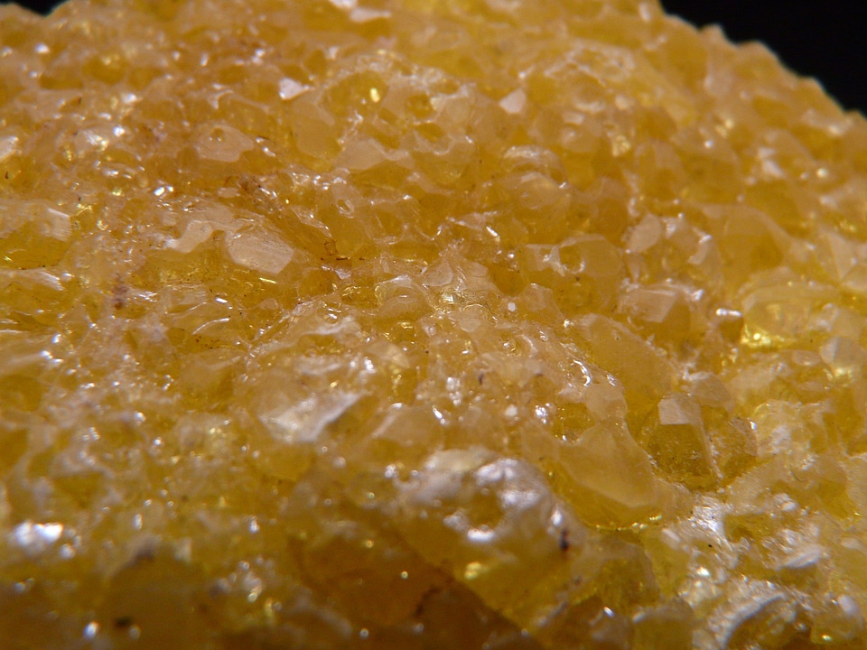 Crystal sulfur crystals yellow