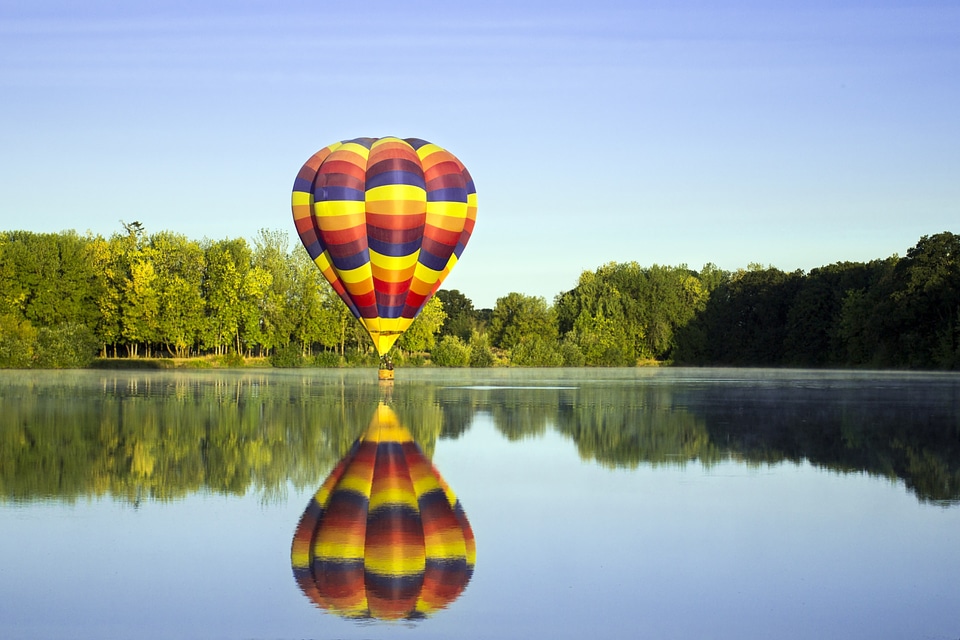 Hot Air Ballon on Lake Free Photo